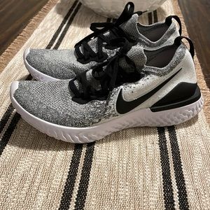 Nike Epic React Flyknit 2